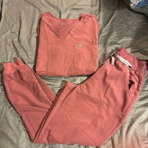 Figs mauve scrub set